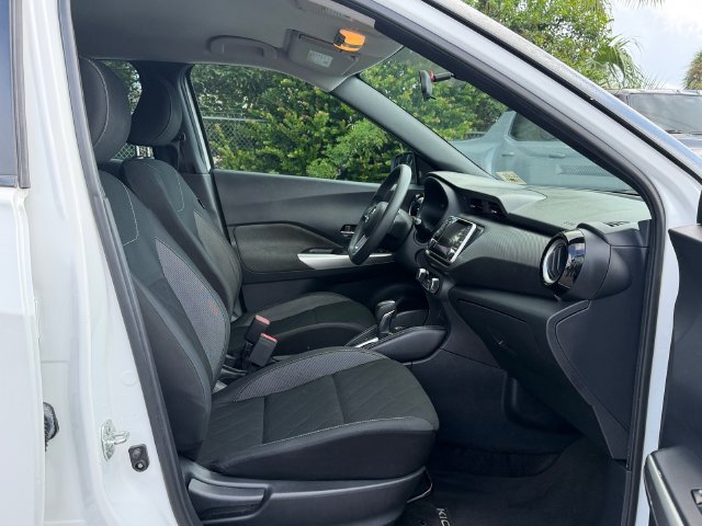 Used 2019 Nissan Kicks SV FWD image 17