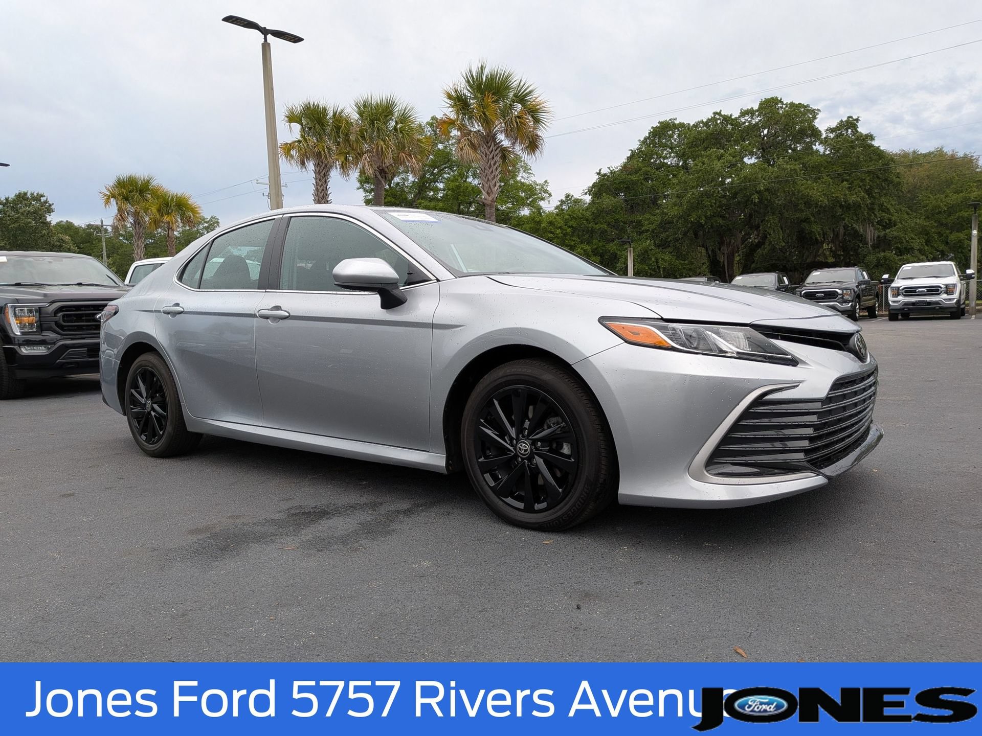 Used 2024 Toyota Camry LE FWD image 2