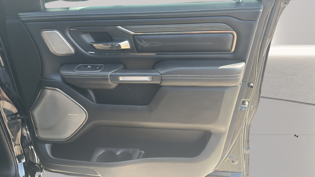 Used 2020 RAM 1500 Limited w/ Black Appearance Package AWD/4WD image 26