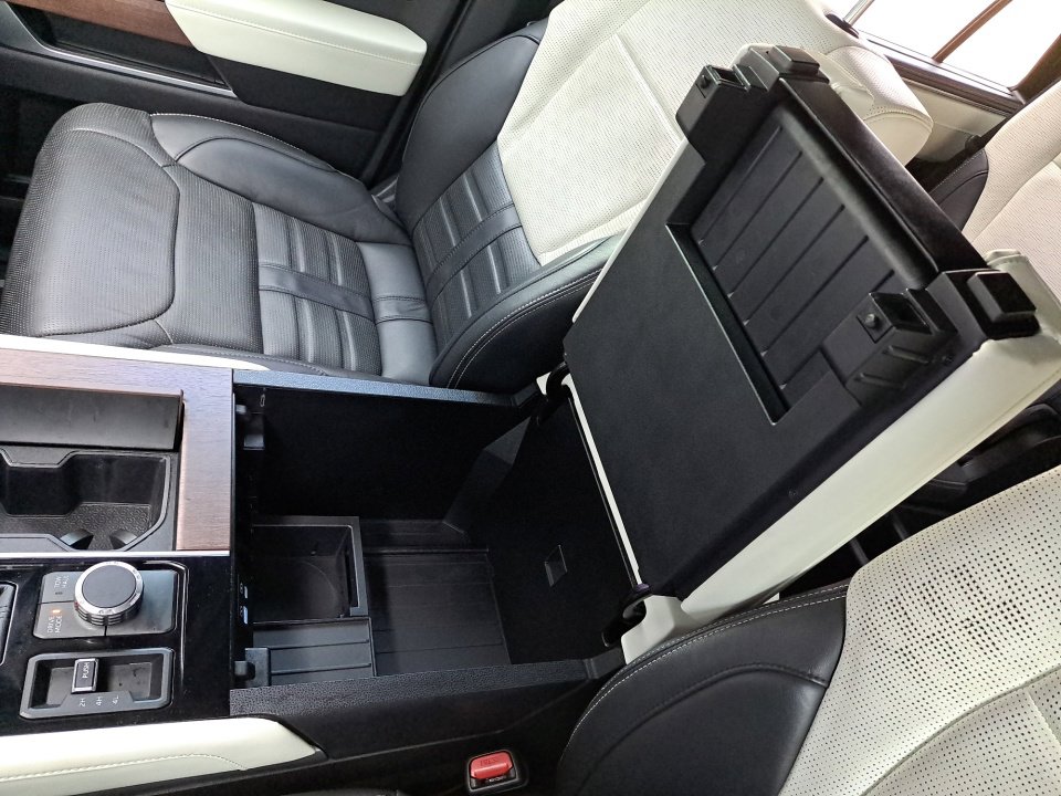 Used 2024 Toyota Sequoia Capstone image 35