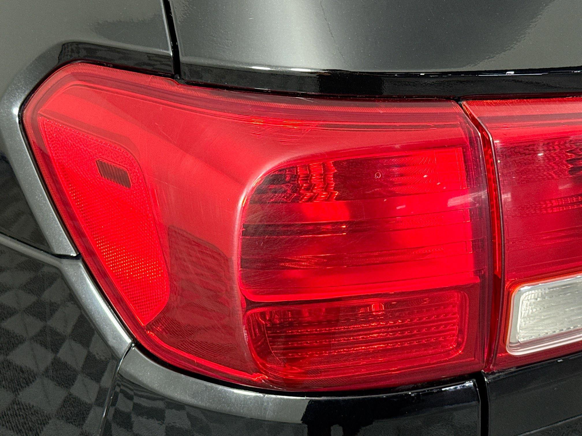 Used 2018 Kia Sedona LX w/ LX Essentials Premium Package FWD image 62