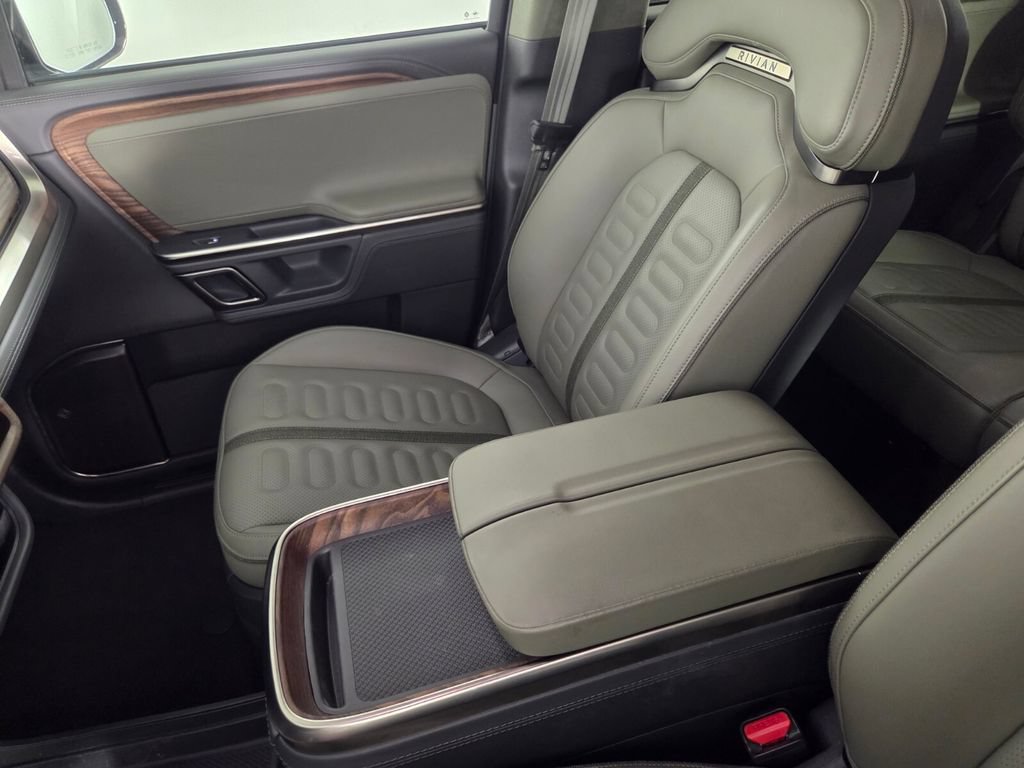 Used 2024 Rivian R1S Adventure AWD/4WD image 19