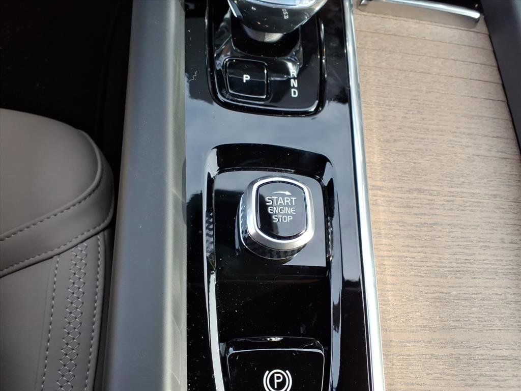 New 2026 Volvo XC60 B5 Plus w/ Protection Package Premier image 20