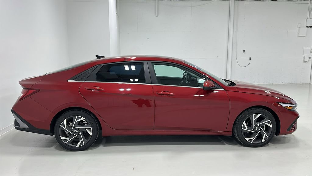 Certified 2024 Hyundai Elantra SEL w/ Convenience Package image 6