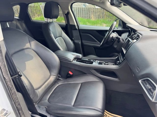 Used 2018 Jaguar F-PACE Premium image 20