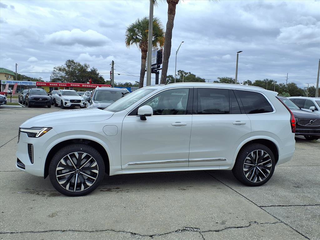 New 2026 Volvo XC90 T8 Plus w/ Protection Package Premier image 4