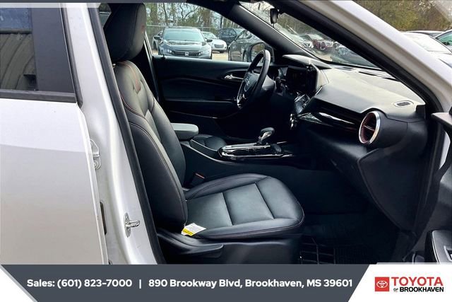 Used 2024 Chevrolet Trax RS w/ Sunroof Package image 6