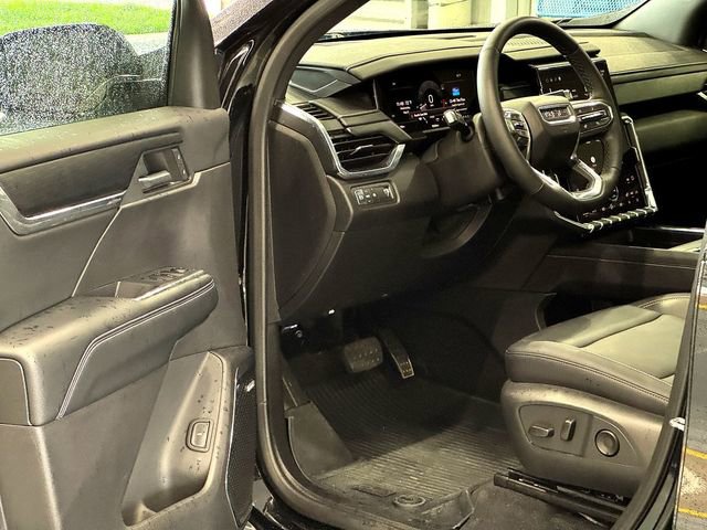 Used 2025 GMC Acadia Elevation w/ Elevation Premium Package FWD image 8
