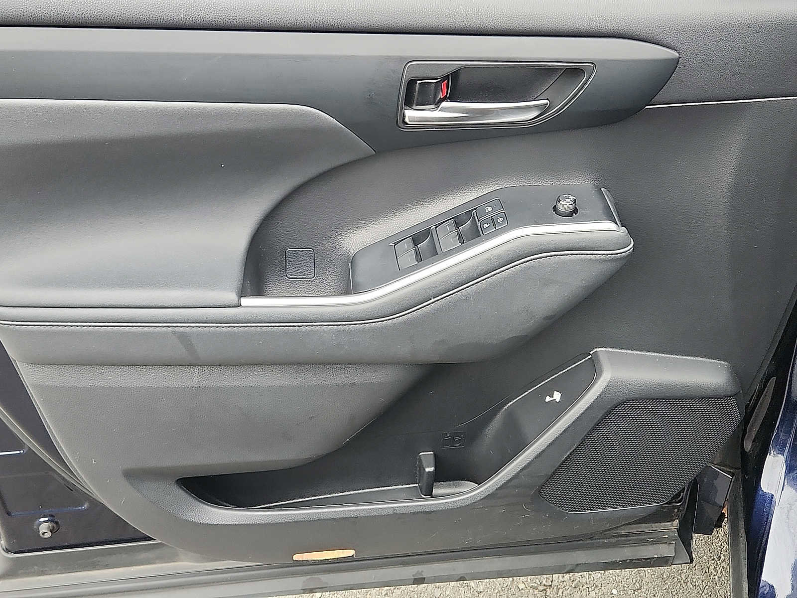 Used 2022 Toyota Highlander XSE image 12