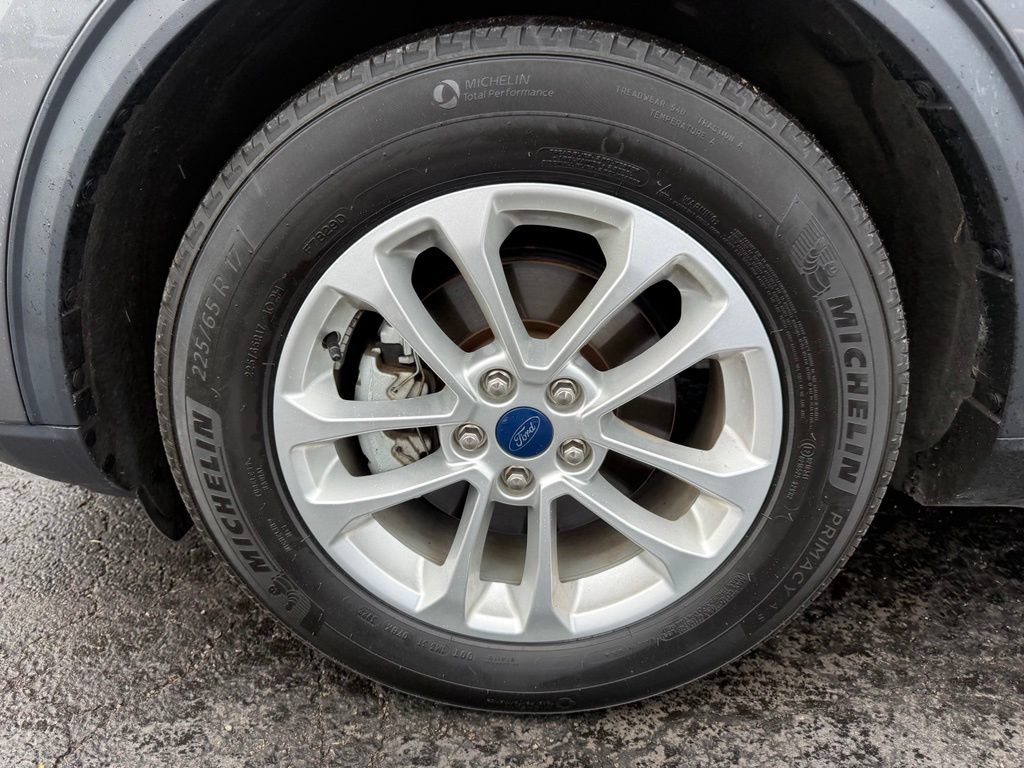 Used 2022 Ford Escape SE w/ Convenience Package FWD image 11