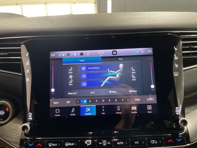 Used 2024 Jeep Wagoneer L Series II w/ Flexible Seating Group image 18