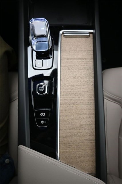 New 2026 Volvo XC60 B5 Plus w/ Protection Package Premier image 10