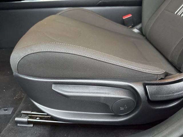 Used 2023 Hyundai Elantra SEL w/ Convenience Package image 16