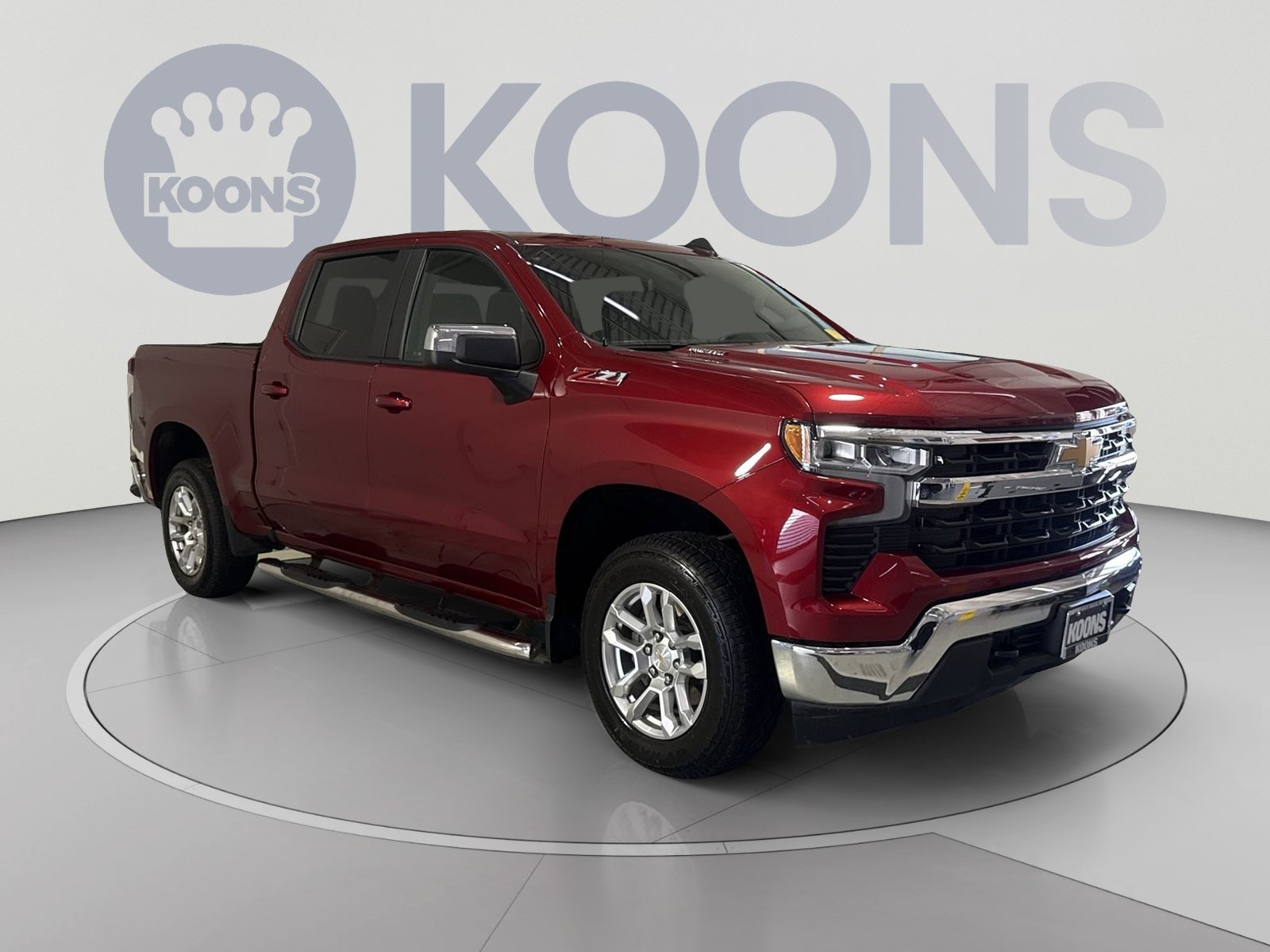 Used 2023 Chevrolet Silverado 1500 LT AWD/4WD image 2