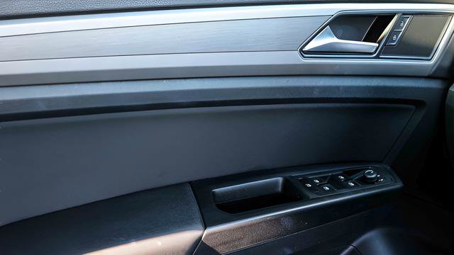 Used 2018 Volkswagen Atlas S image 15