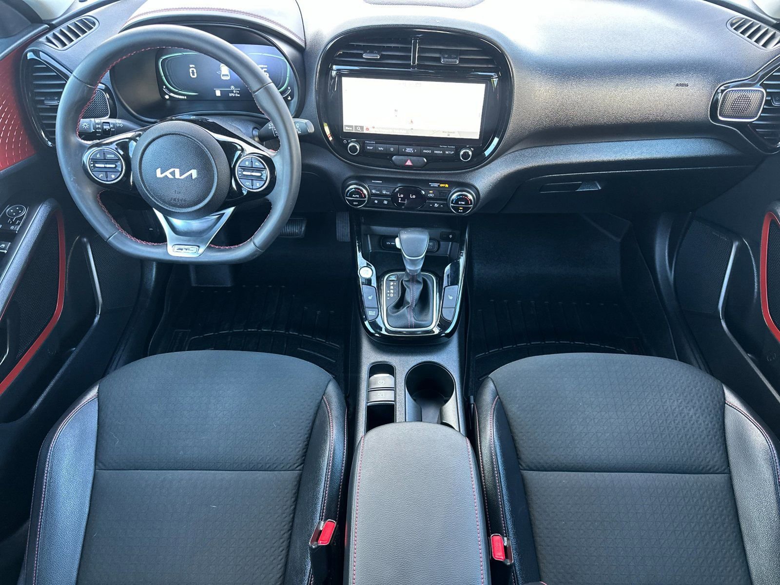 Used 2023 Kia Soul GT-Line w/ GT-Line Technology Package FWD image 13