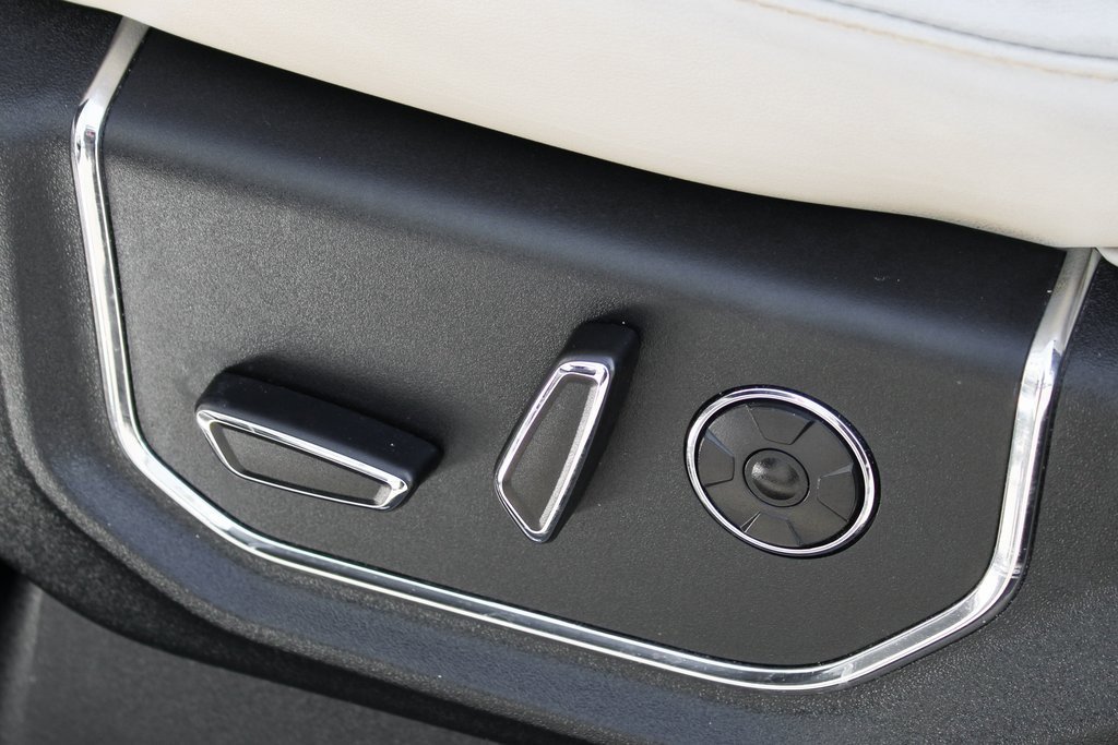 Used 2019 Ford Expedition Platinum image 18