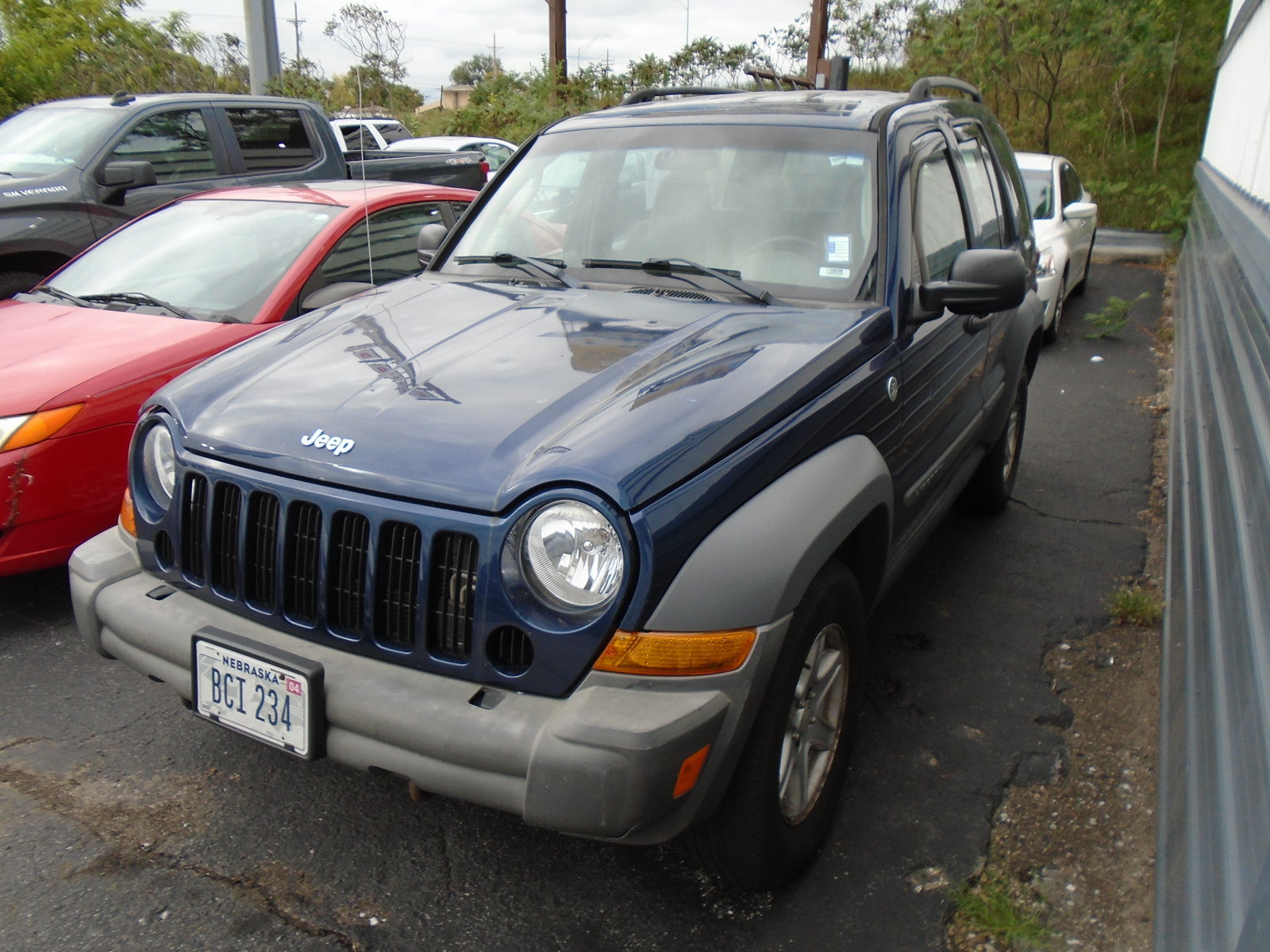 Used 2005 Jeep Liberty Sport w/ Off Road Group AWD/4WD image 2