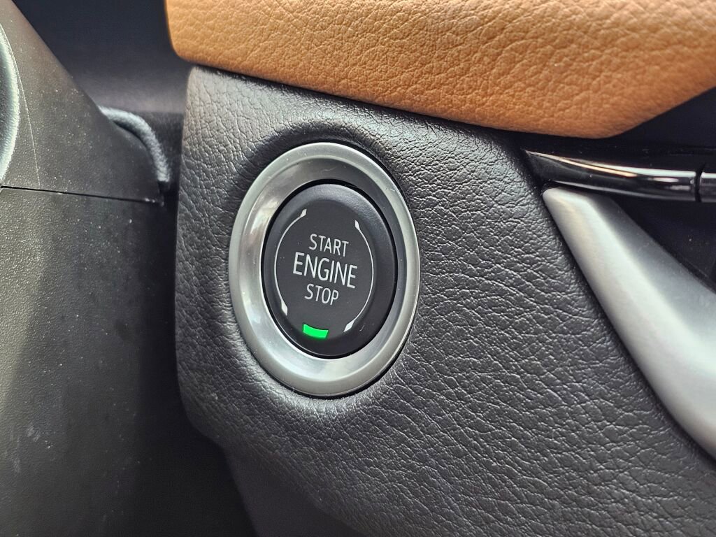 Used 2025 Cadillac XT4 Sport image 36