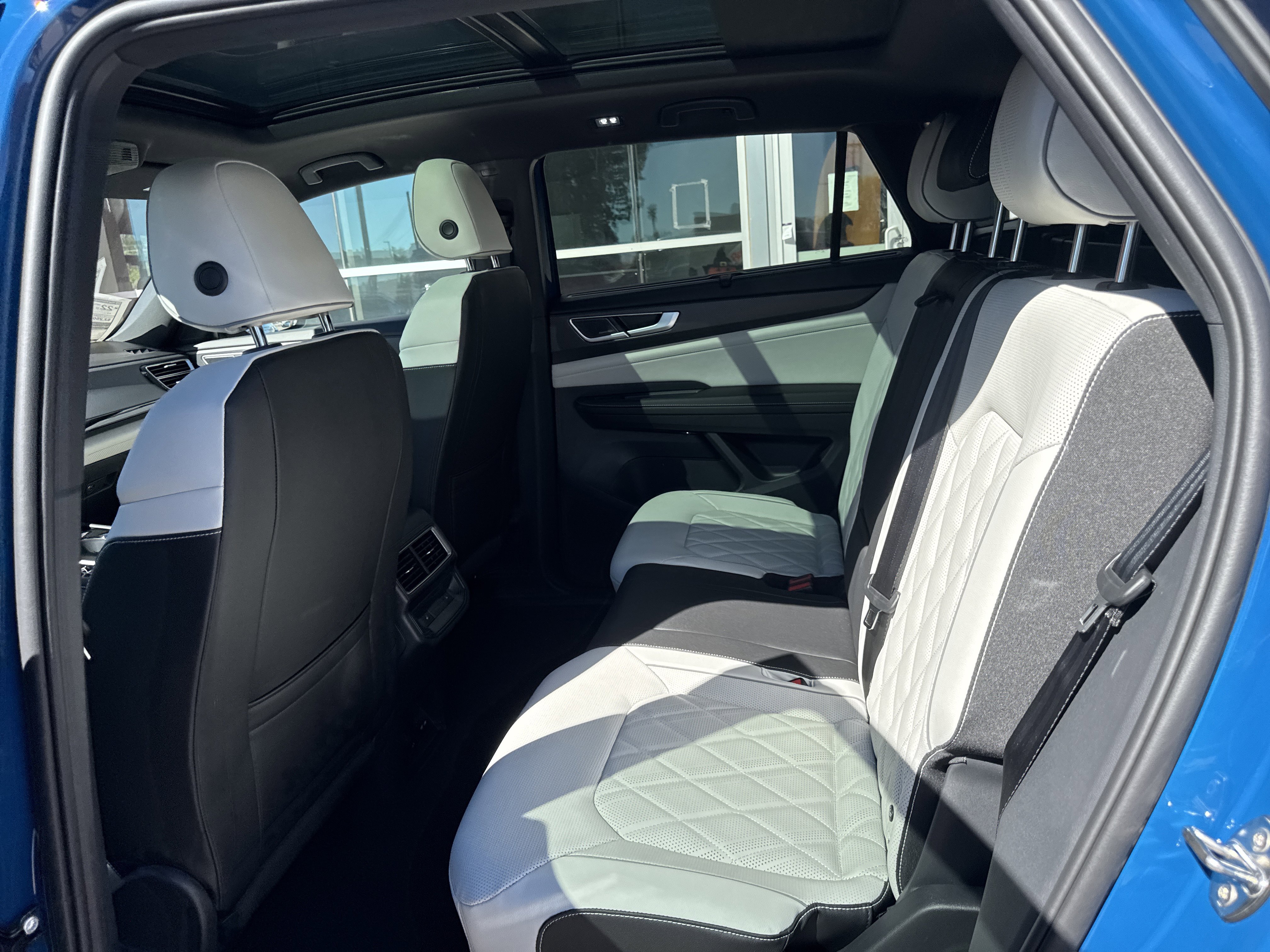 New 2026 Volkswagen Atlas Cross Sport SEL Premium R-Line image 20