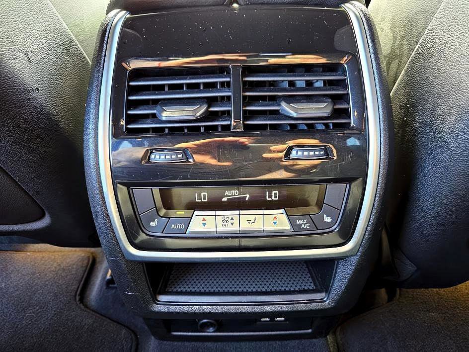 Used 2024 BMW X5 xDrive50e image 11