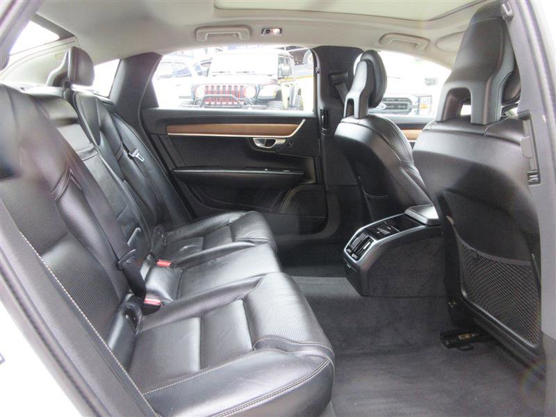 Used 2018 Volvo S90 T6 Inscription w/ Convenience Package image 31