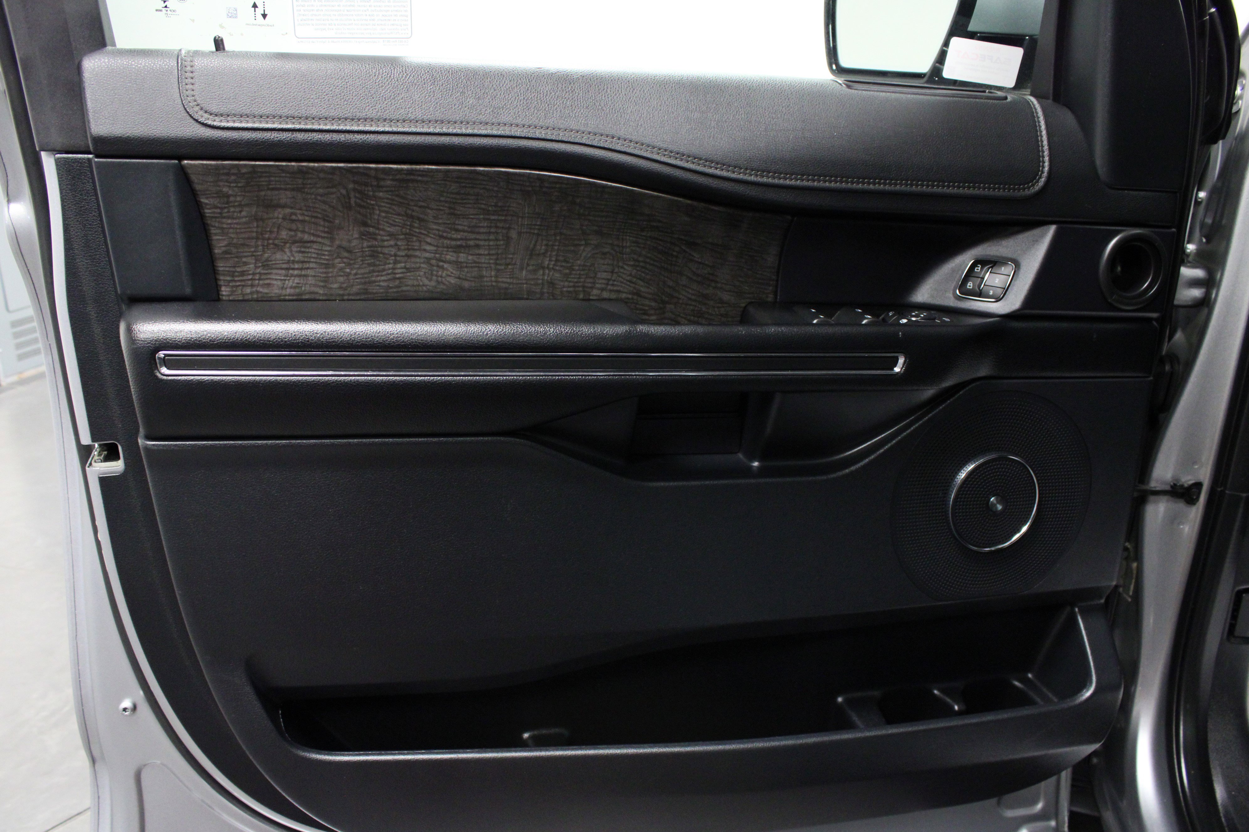 Used 2021 Ford Expedition Max Limited image 11