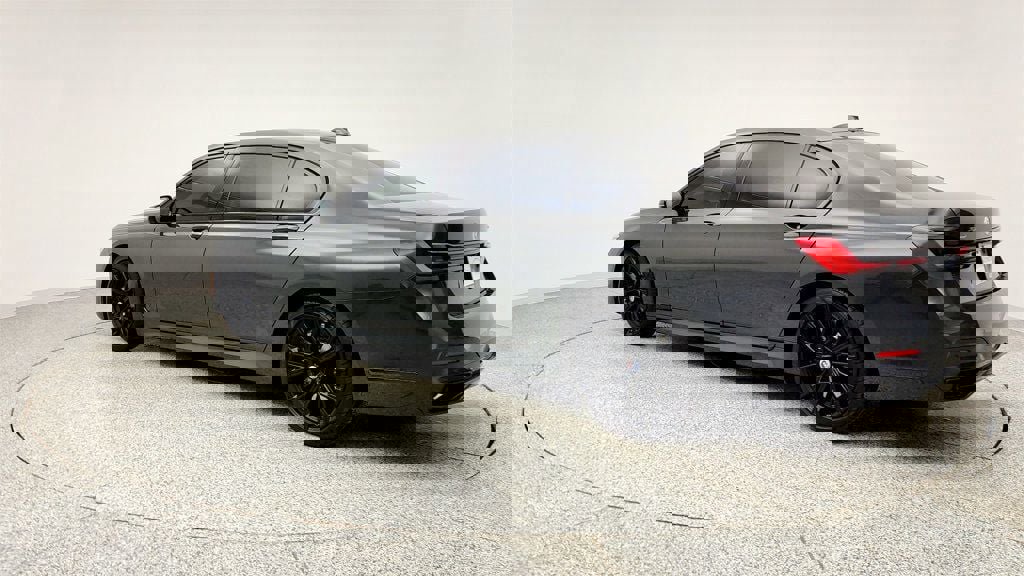 Used 2022 BMW 750i xDrive w/ Executive Package image 7