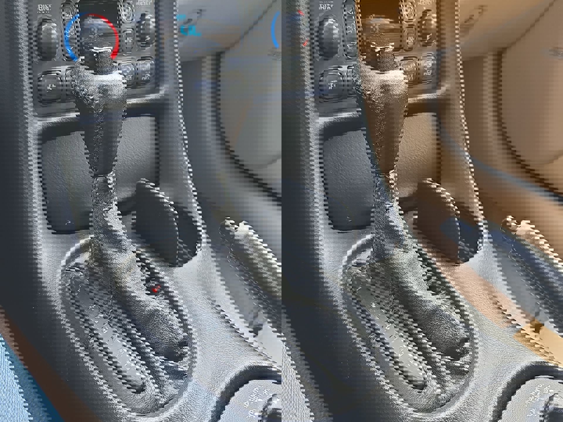 Used 1999 Chevrolet Corvette Convertible w/ Memory Pkg image 18