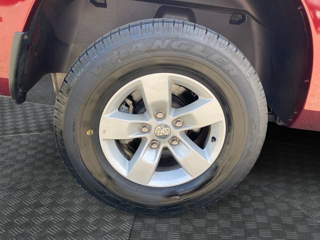 Used 2024 RAM 1500 Classic SLT AWD/4WD image 34