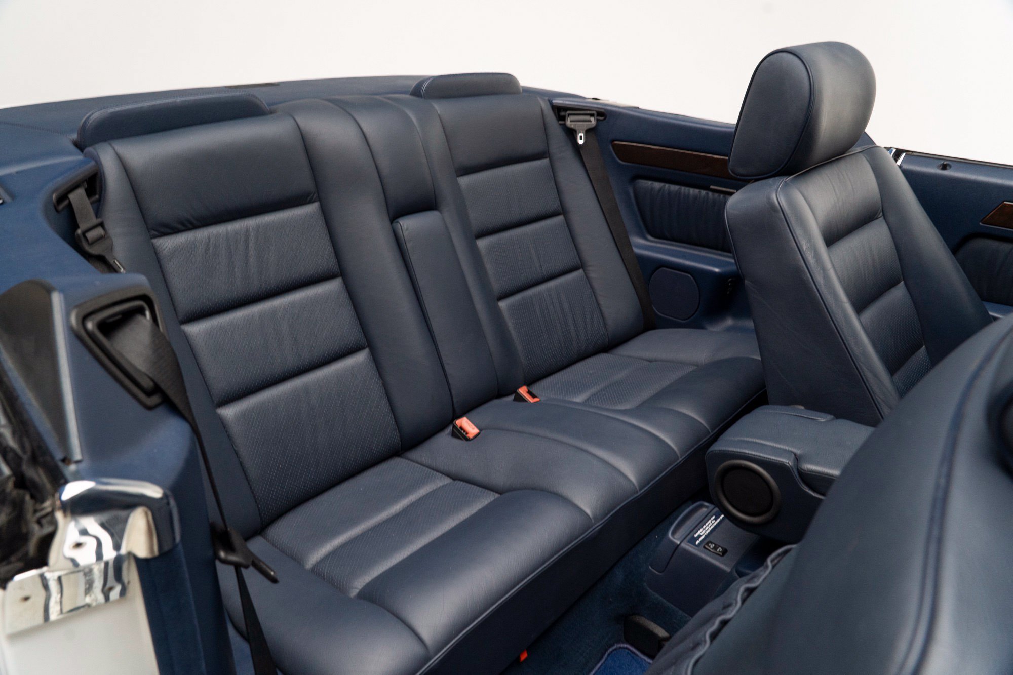 Used 1995 Mercedes-Benz E 320 Convertible image 39