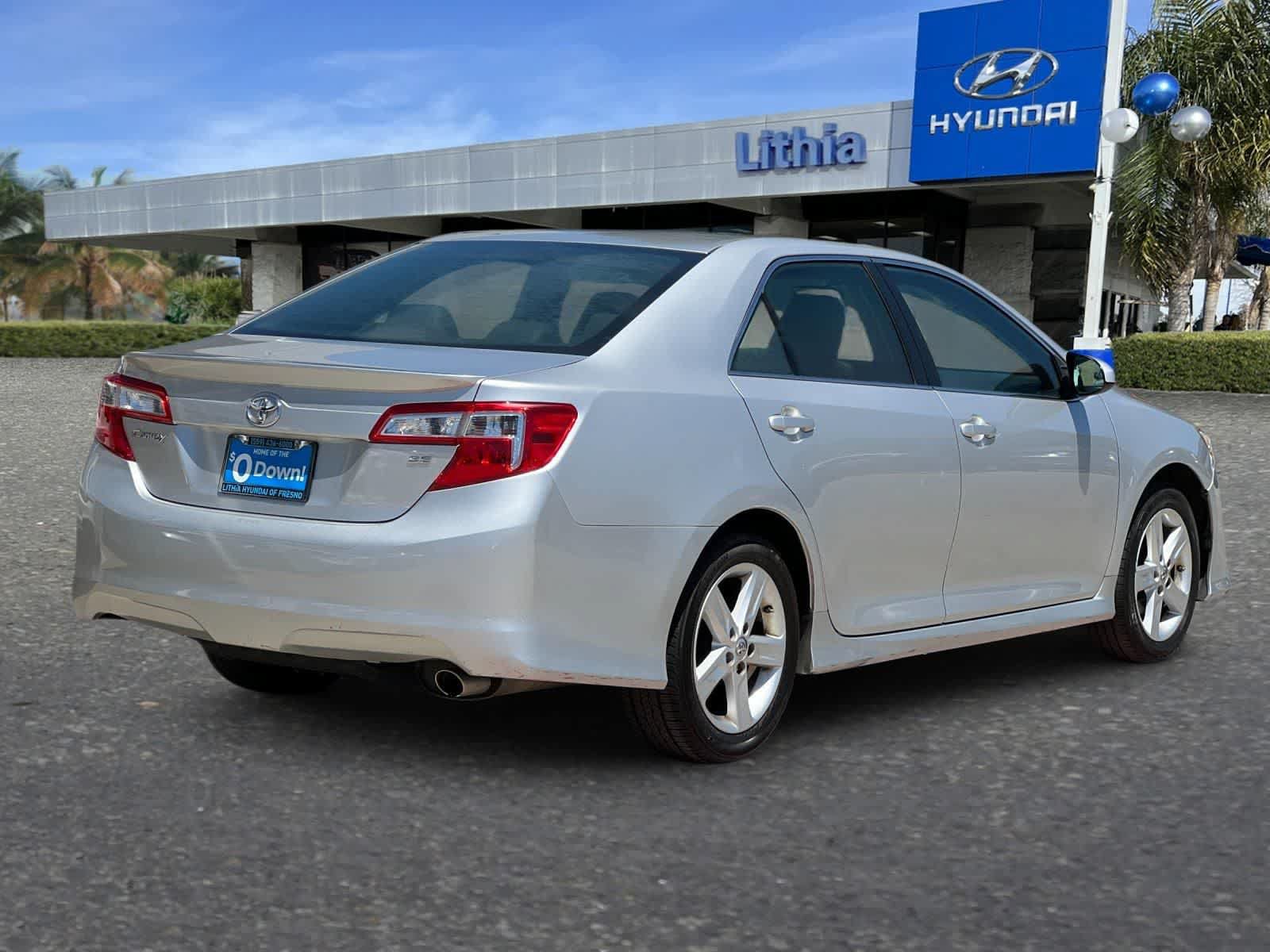 Used 2013 Toyota Camry SE FWD video 3