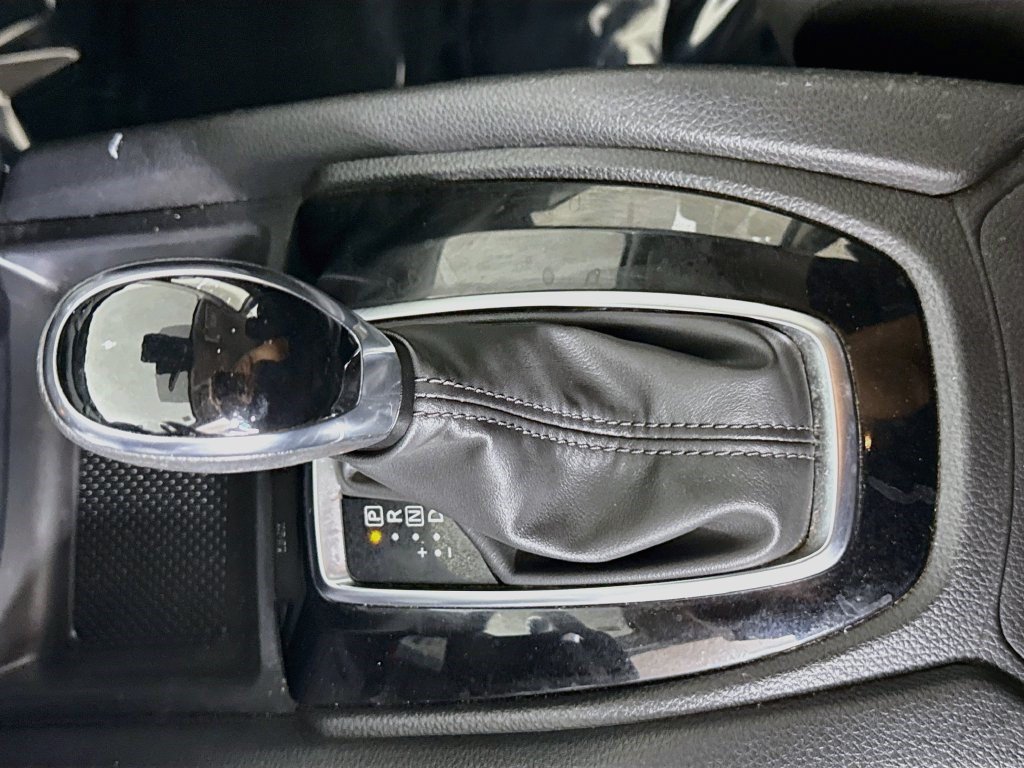 Used 2020 Nissan Rogue Sport S FWD image 19