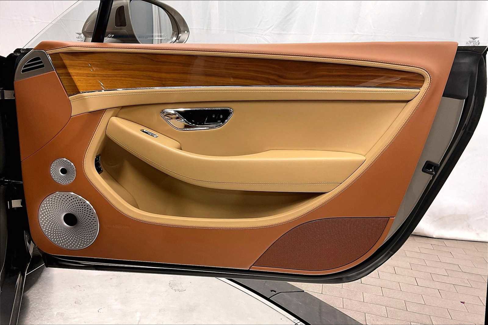 Used 2022 Bentley Continental GT image 30