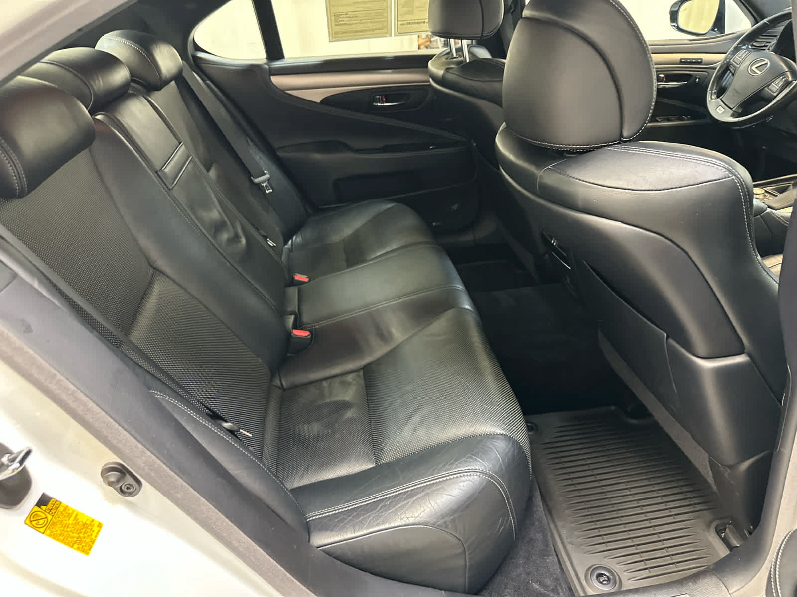 Used 2013 Lexus LS 460 AWD w/ F-Sport Pkg image 24