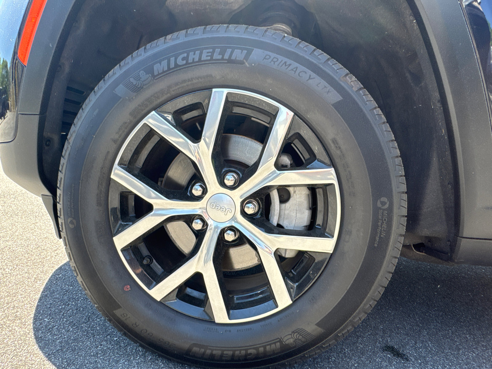 Used 2024 Jeep Grand Cherokee Limited image 13