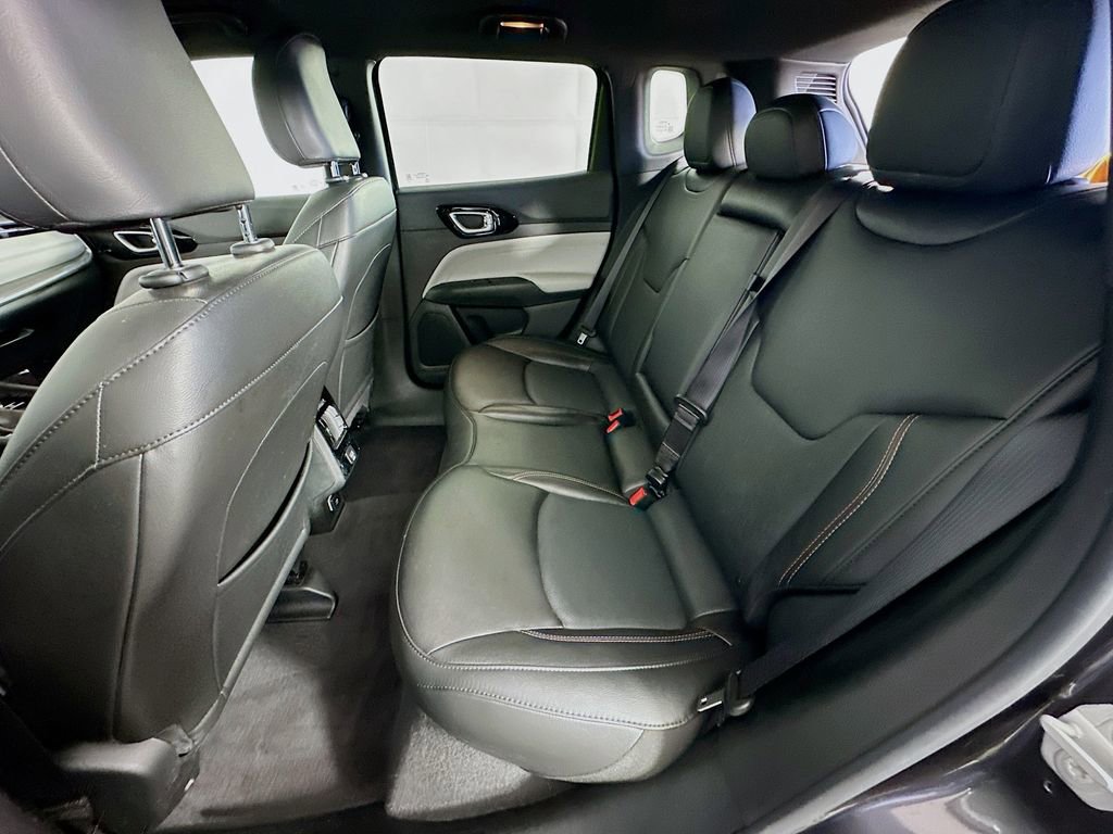 Used 2023 Jeep Compass Limited image 34