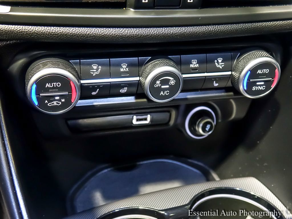 Used 2023 Alfa Romeo Giulia Veloce image 24