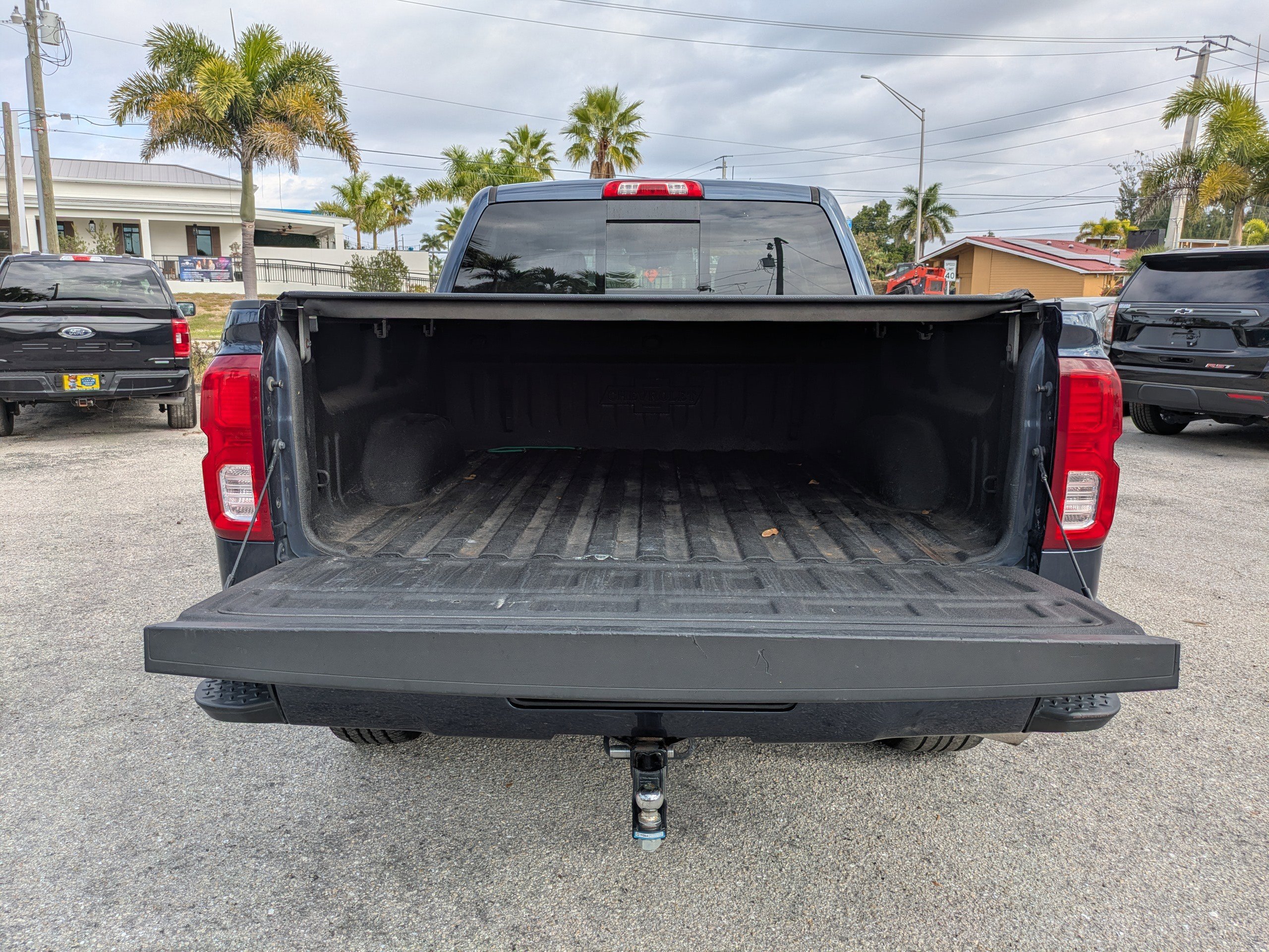 Used 2018 Chevrolet Silverado 1500 LTZ Z71 w/ Centennial Edition AWD/4WD image 13