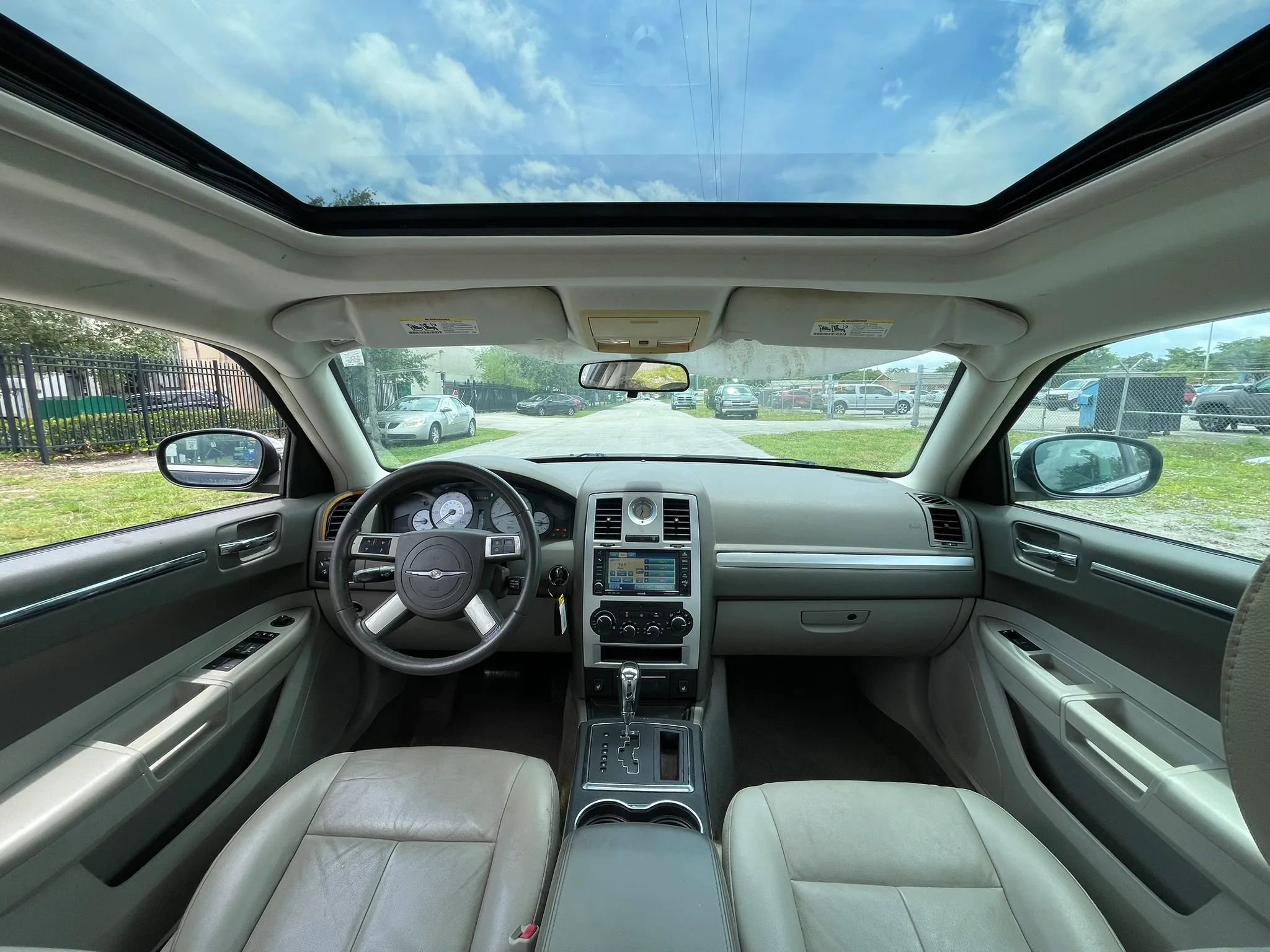 Used 2010 Chrysler 300 Touring RWD image 11