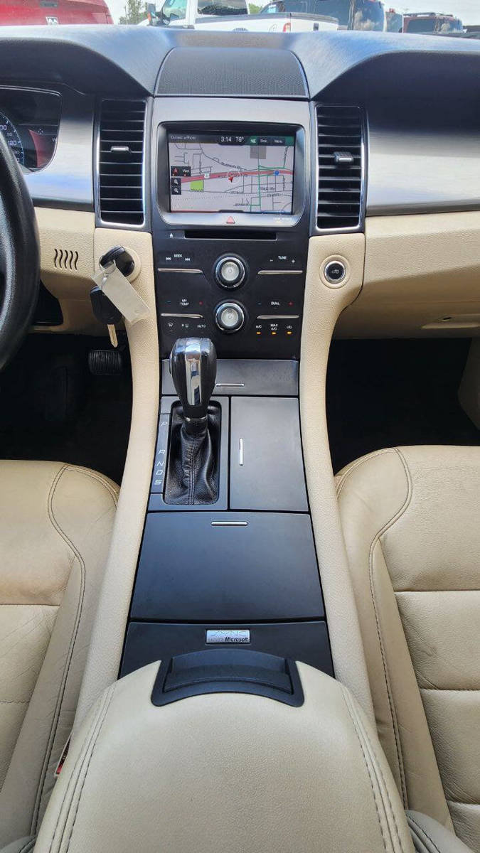 Used 2014 Ford Taurus SEL w/ Equipment Group 201A FWD image 13