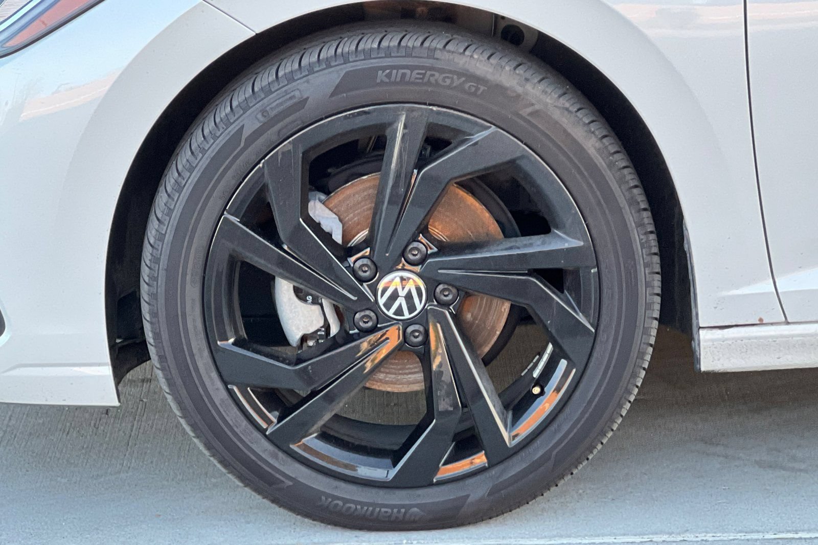 Used 2025 Volkswagen Jetta SE w/ Sunroof Package FWD image 25
