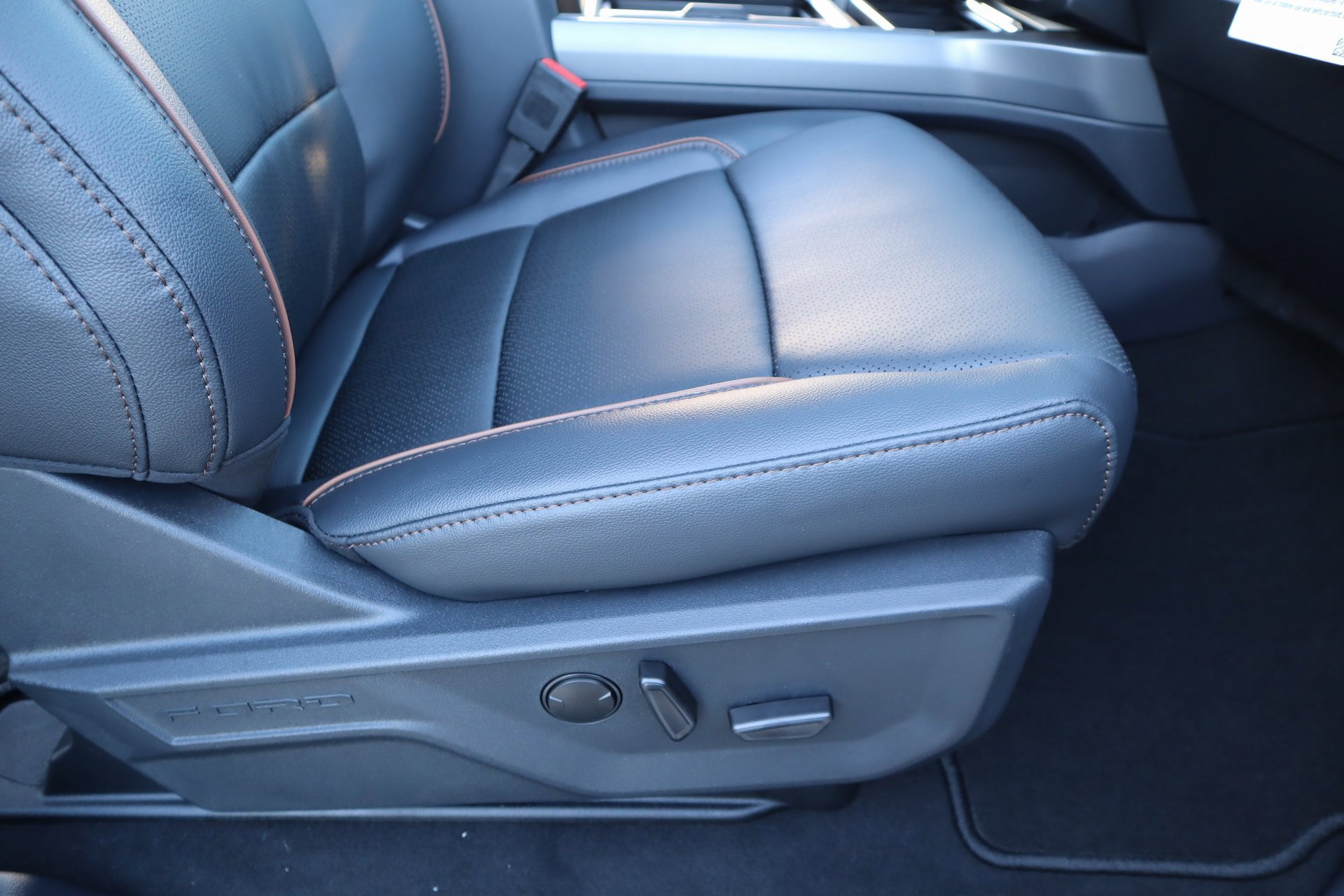 New 2026 Ford F350 Lariat w/ Chrome Package image 15