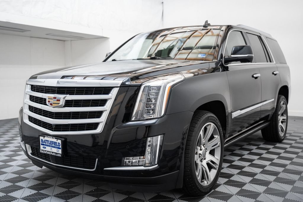 Used 2016 Cadillac Escalade Premium AWD/4WD image 3