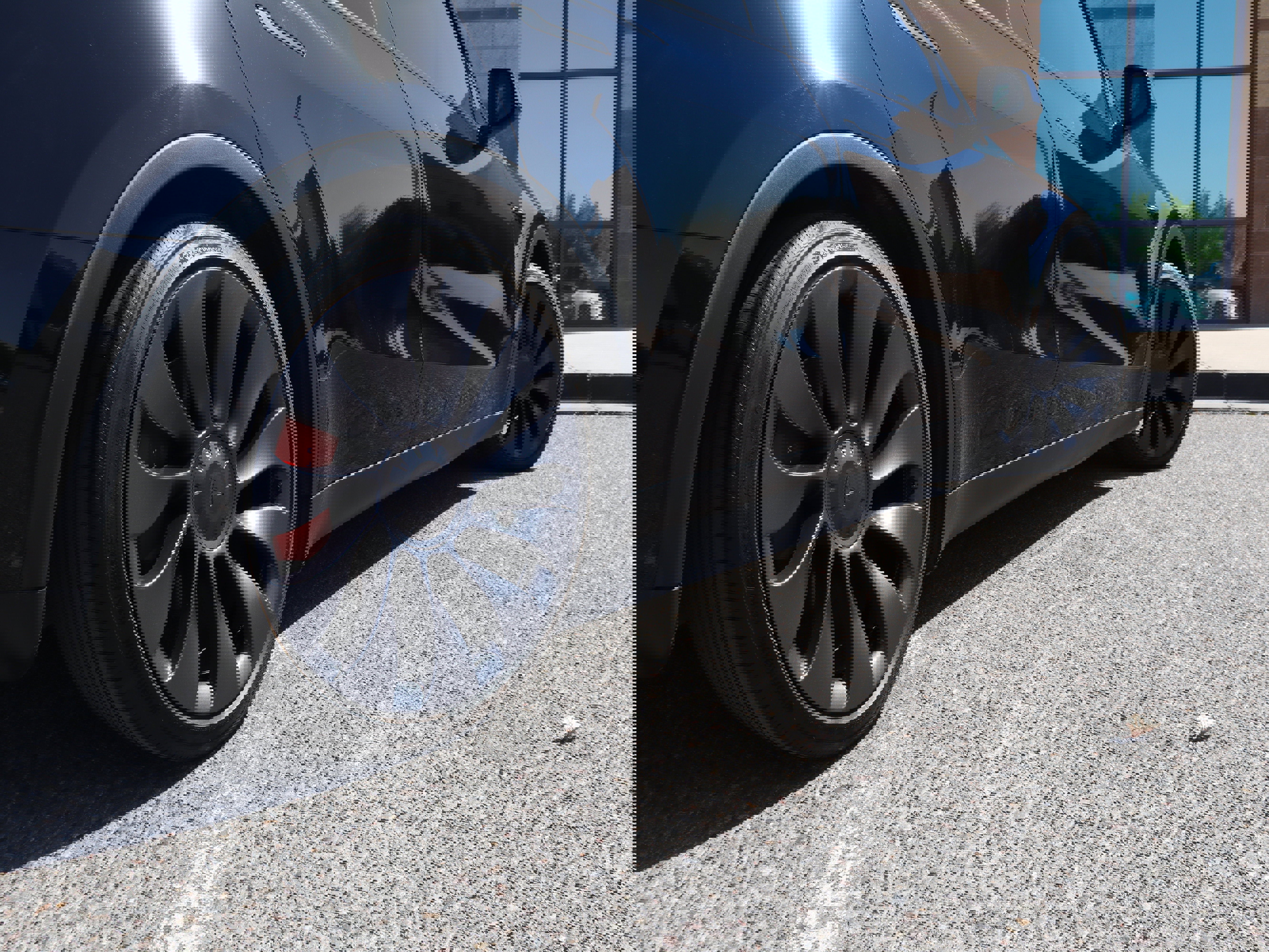 Used 2025 Tesla Model Y Performance image 11