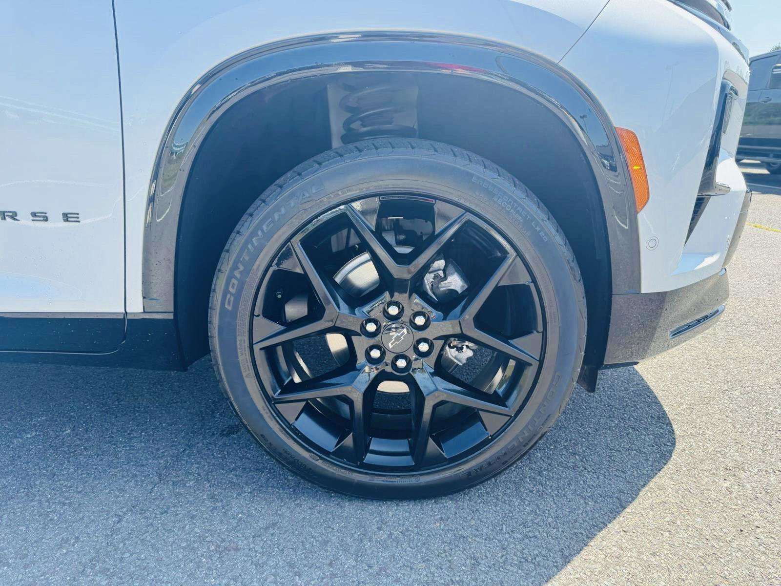 Used 2024 Chevrolet Traverse RS image 46