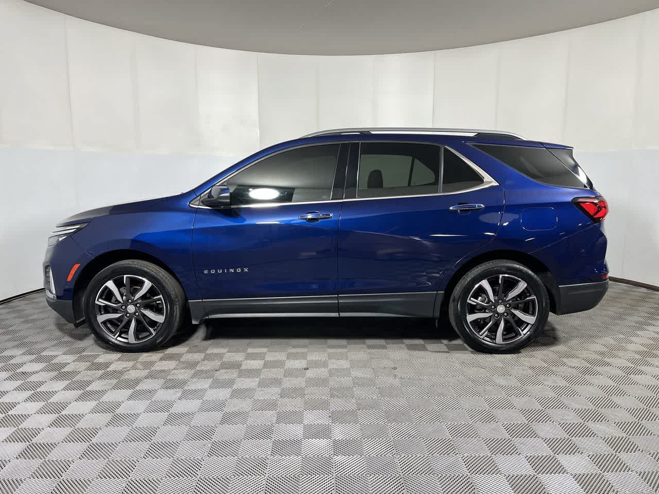 Used 2022 Chevrolet Equinox Premier AWD/4WD image 5