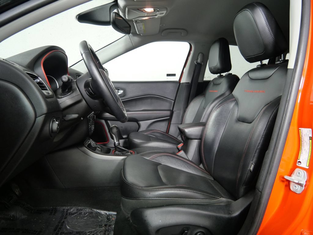 Used 2019 Jeep Compass Trailhawk w/ Leather Interior Group AWD/4WD image 14