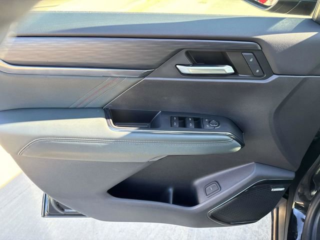 Used 2024 GMC Acadia AT4 w/ Luxury Package image 23