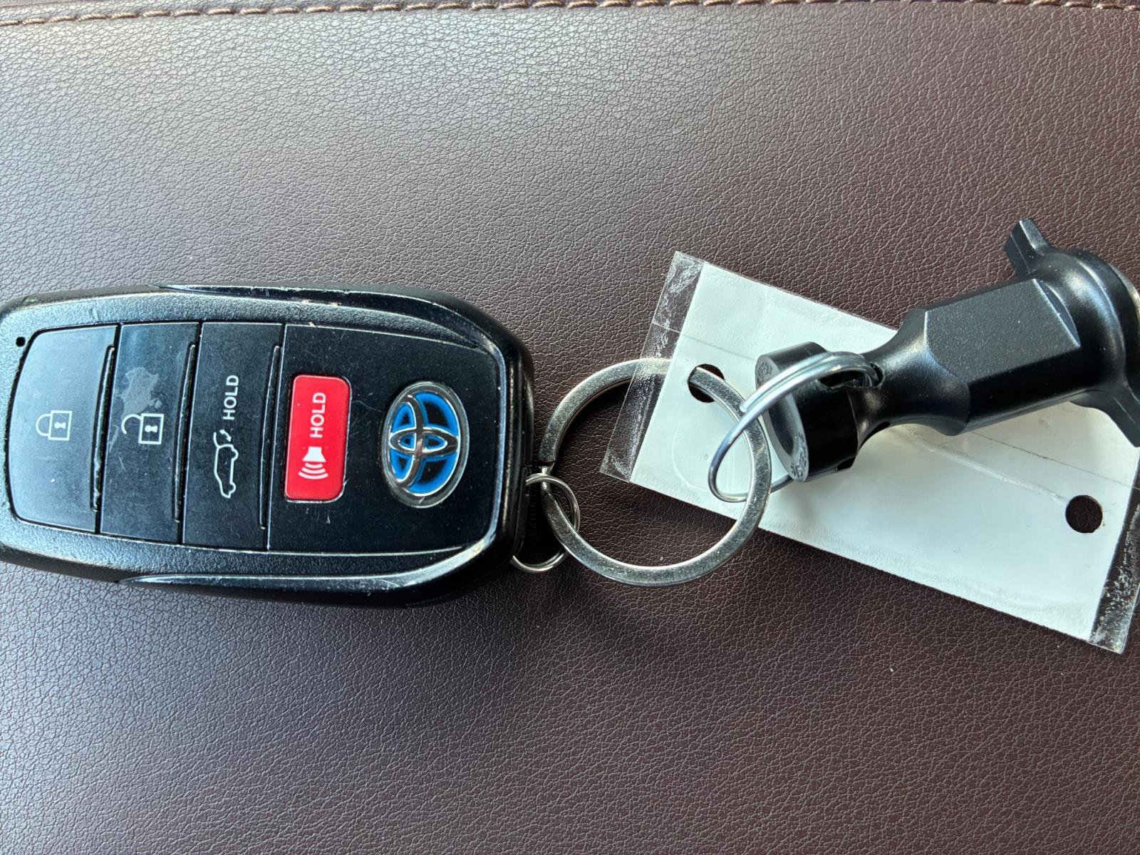 Used 2021 Toyota Venza Limited w/ Advanced Technology Package image 12